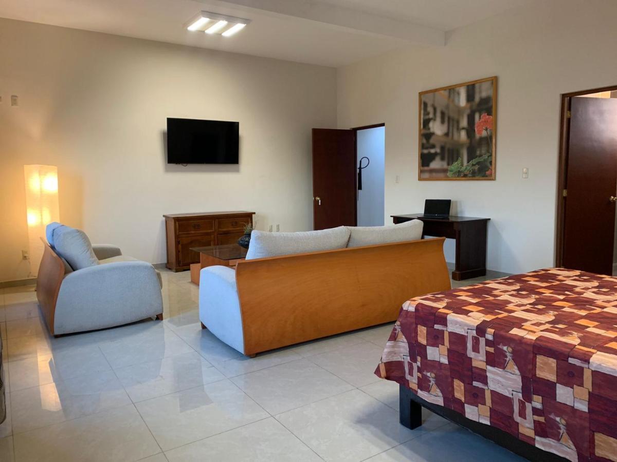 Cinco De Mayo Hotel Queretaro Luaran gambar